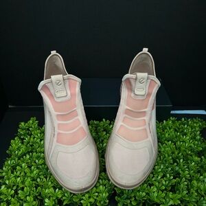 ECCO Phorene ALPHA Slip-on
Sneaker Shoes Pink Womens size 39 US
size 8/8.5